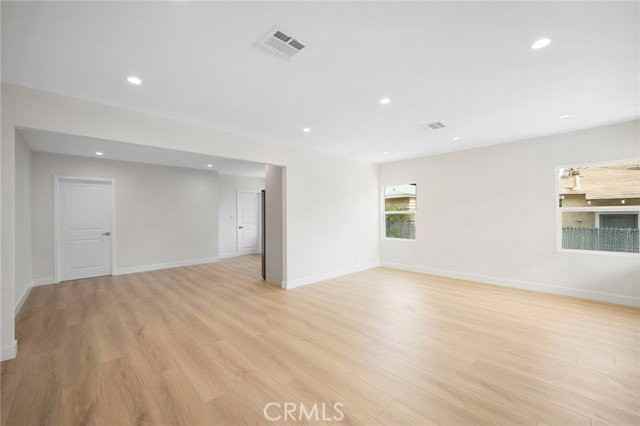 2519 Manhattan Ave - Photo 4 of 8