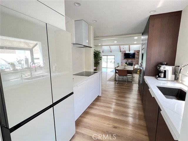 1432 N Catalina St - Photo 6 of 8