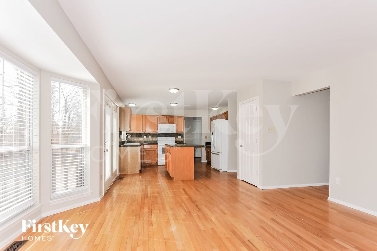 1108 Richland Meadows Dr - Photo 4 of 15