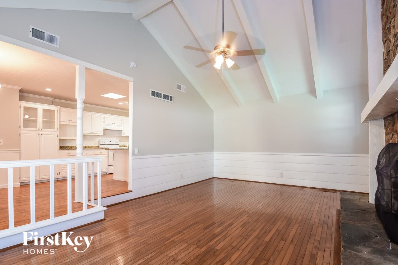 1348 Arden Dr Sw - Photo 4 of 15