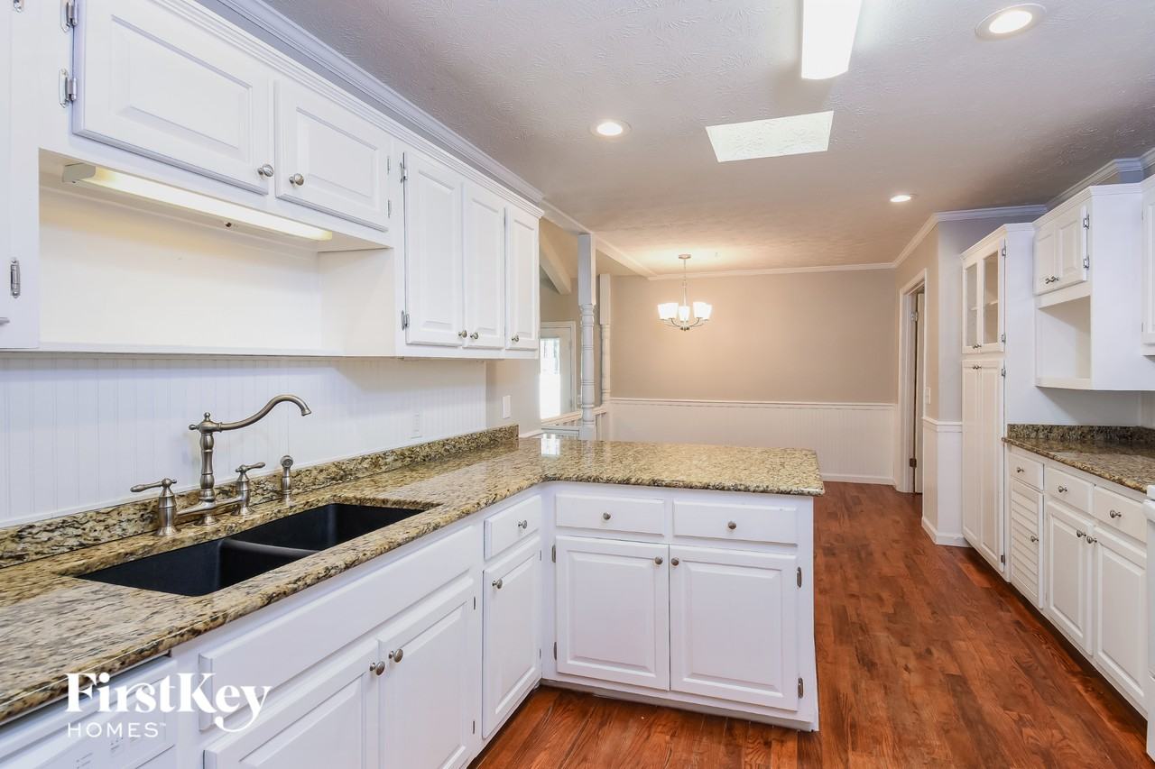 1348 Arden Dr Sw - Photo 6 of 15