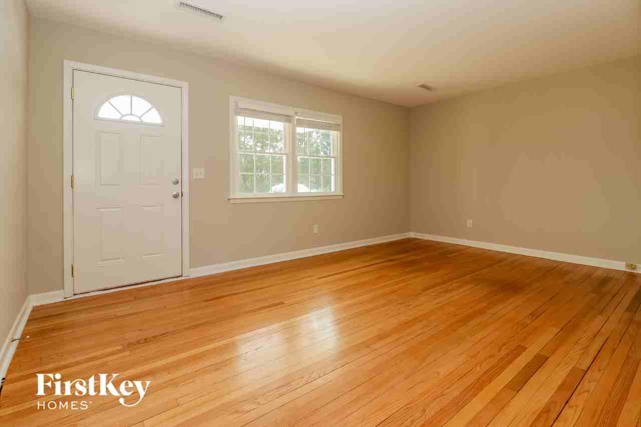 1448 Manor Blvd - Photo 2 of 15