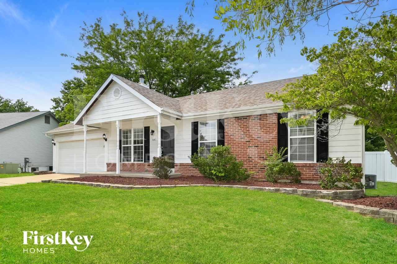 641 Autumn Oaks Dr - Photo 2 of 19