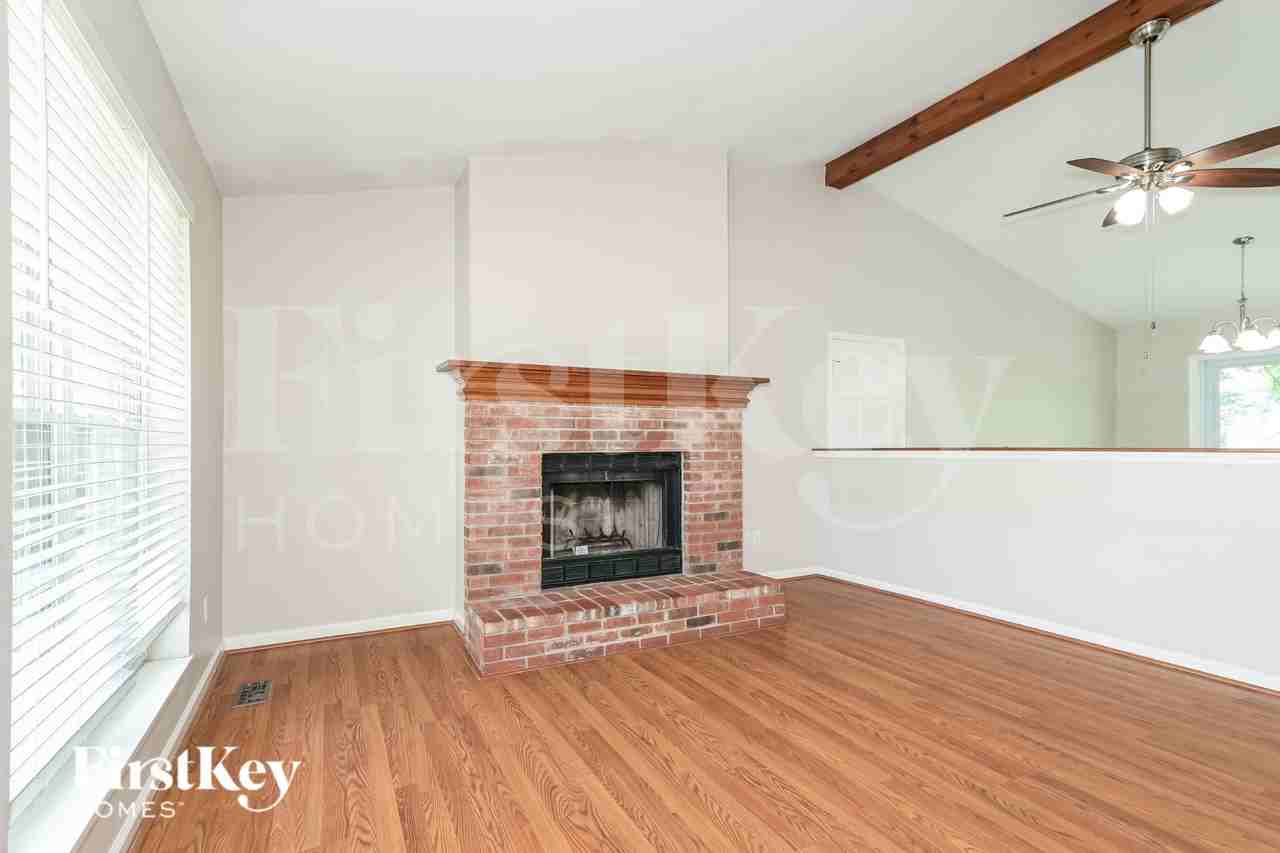 641 Autumn Oaks Dr - Photo 3 of 19