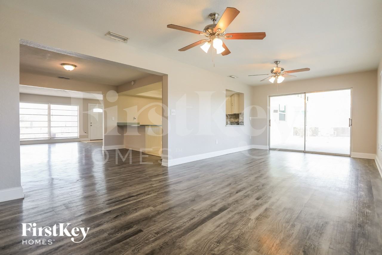 63 Rotonda Cir - Photo 6 of 19