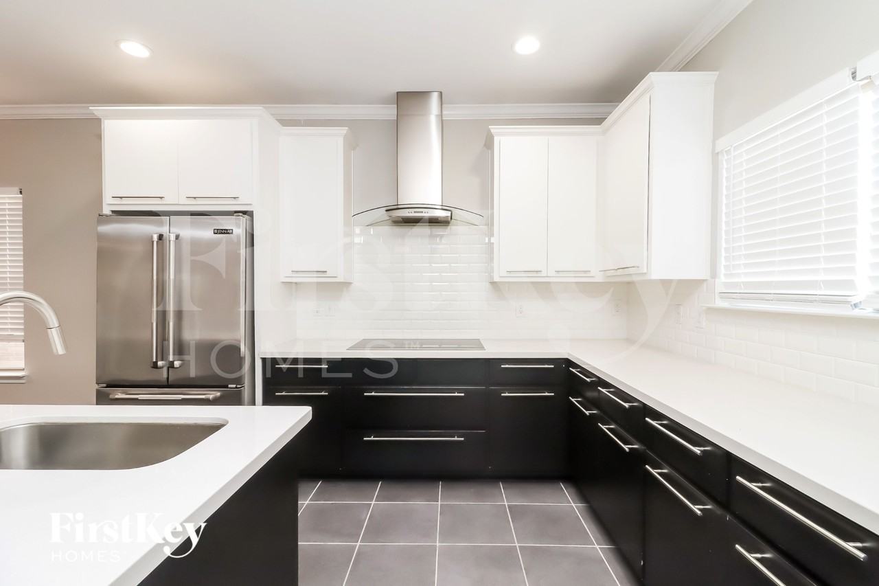 3805 Whisper Hollow Way - Photo 6 of 15