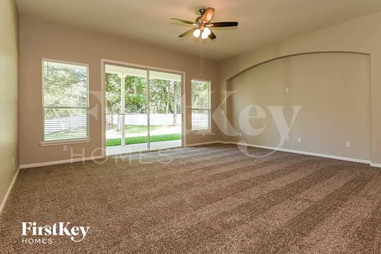 13915 Ponderosa Pine Dr S - Photo 3 of 15