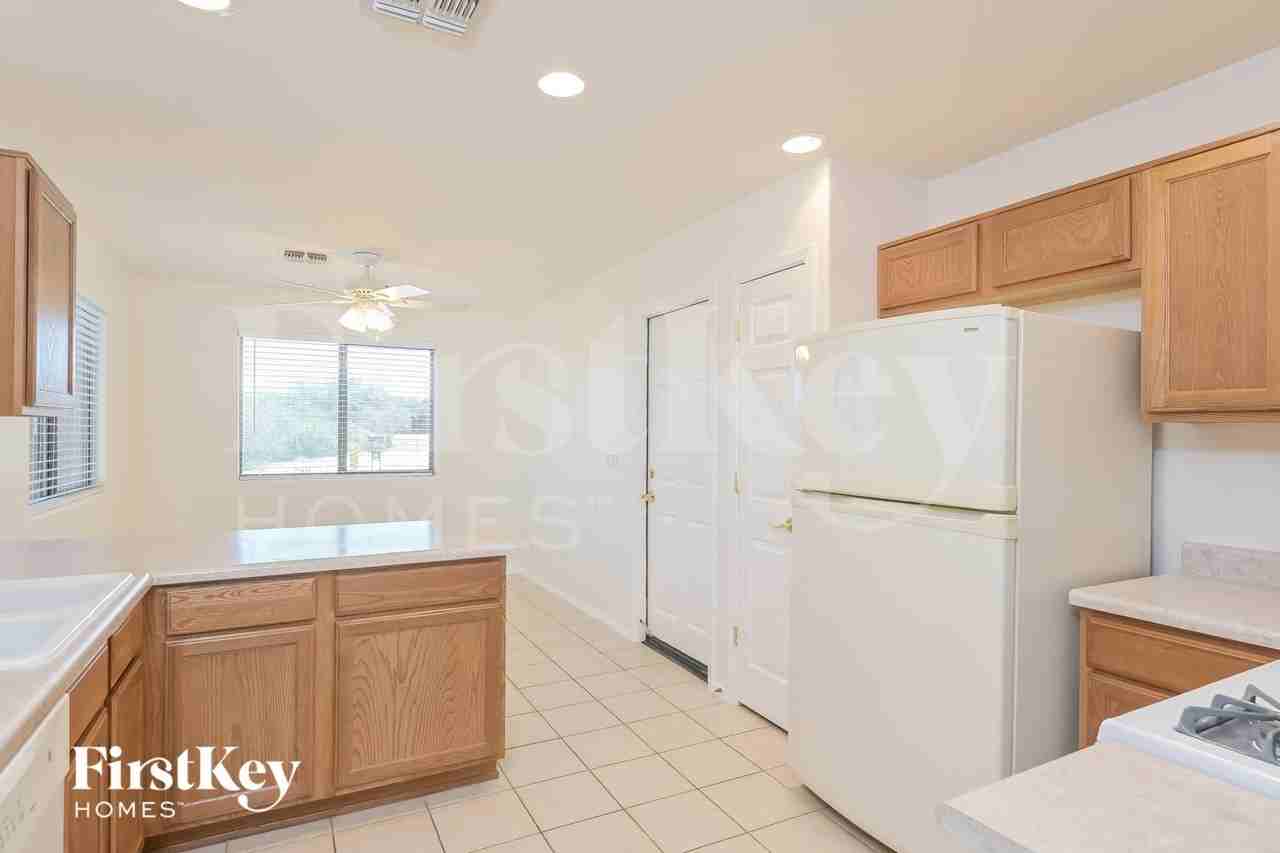 14267 E Placita Rociana - Photo 5 of 15