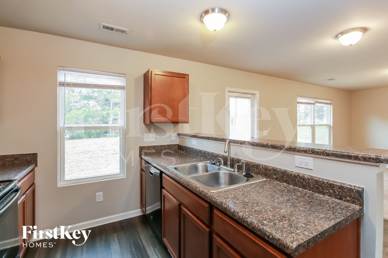 513 Ellingsworth Ln - Photo 7 of 15