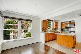 2128 Ashland Ave - Photo 5 of 8