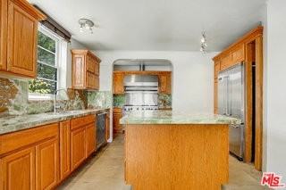 2128 Ashland Ave - Photo 6 of 8