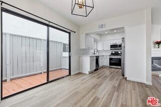 1508 Berkeley St #B - Photo 7 of 8