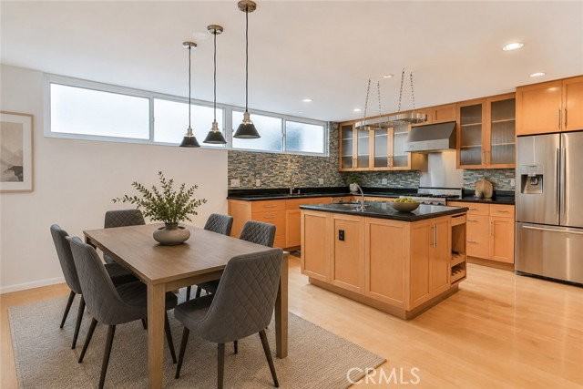 1115 19th St - Photo 4 of 8