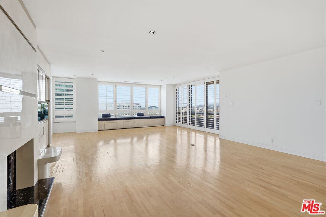 10430 Wilshire Blvd #1701 - Photo 3 of 8