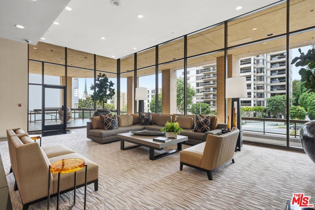10430 Wilshire Blvd #1701 - Photo 7 of 8
