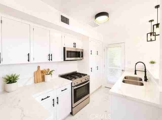 337 S Elm Dr #1 - Photo 7 of 8