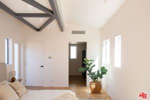 featured image of 8870 Wonderland Ave