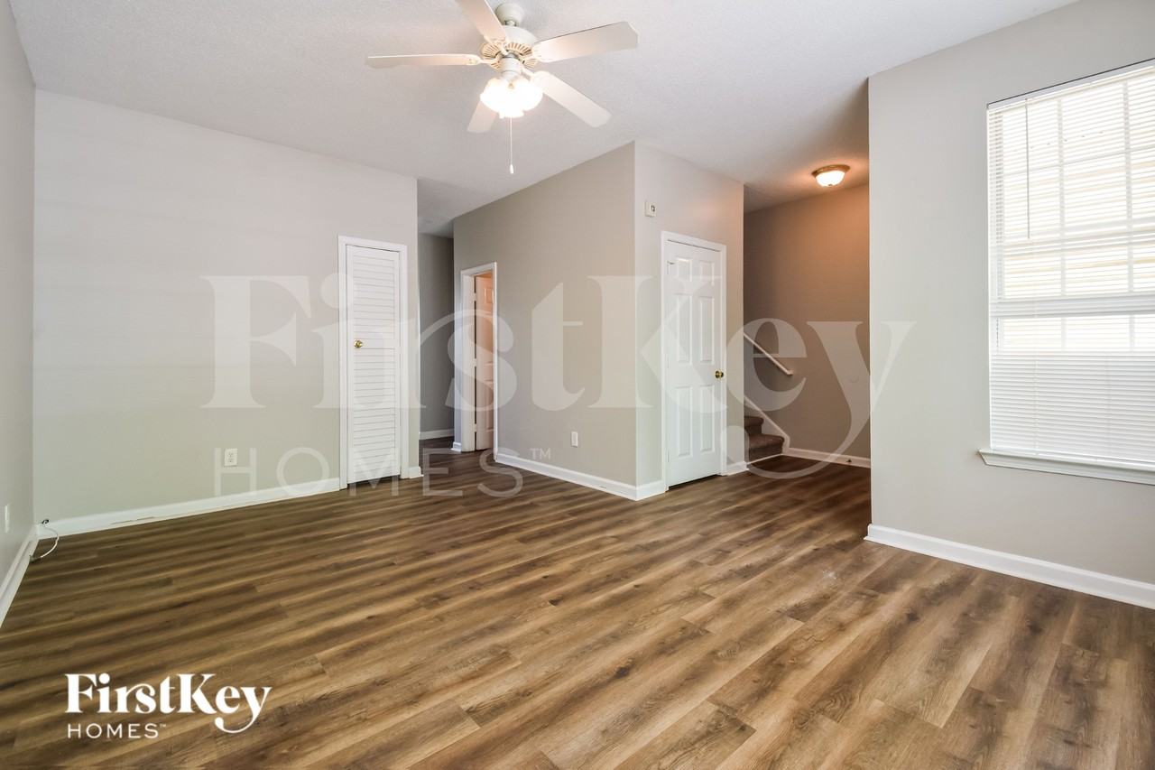 2451 Brianna Dr - Photo 3 of 16