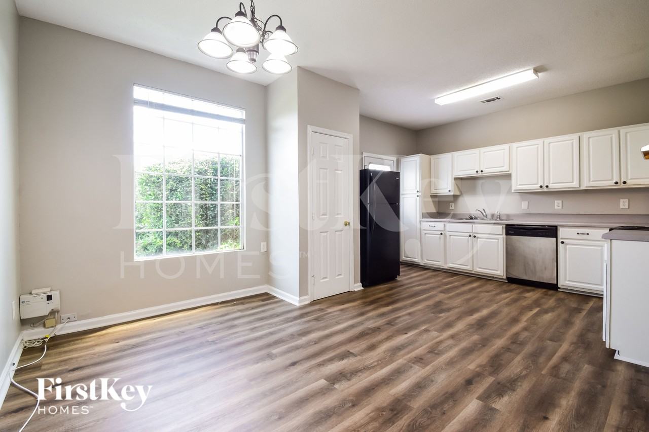 2451 Brianna Dr - Photo 4 of 16