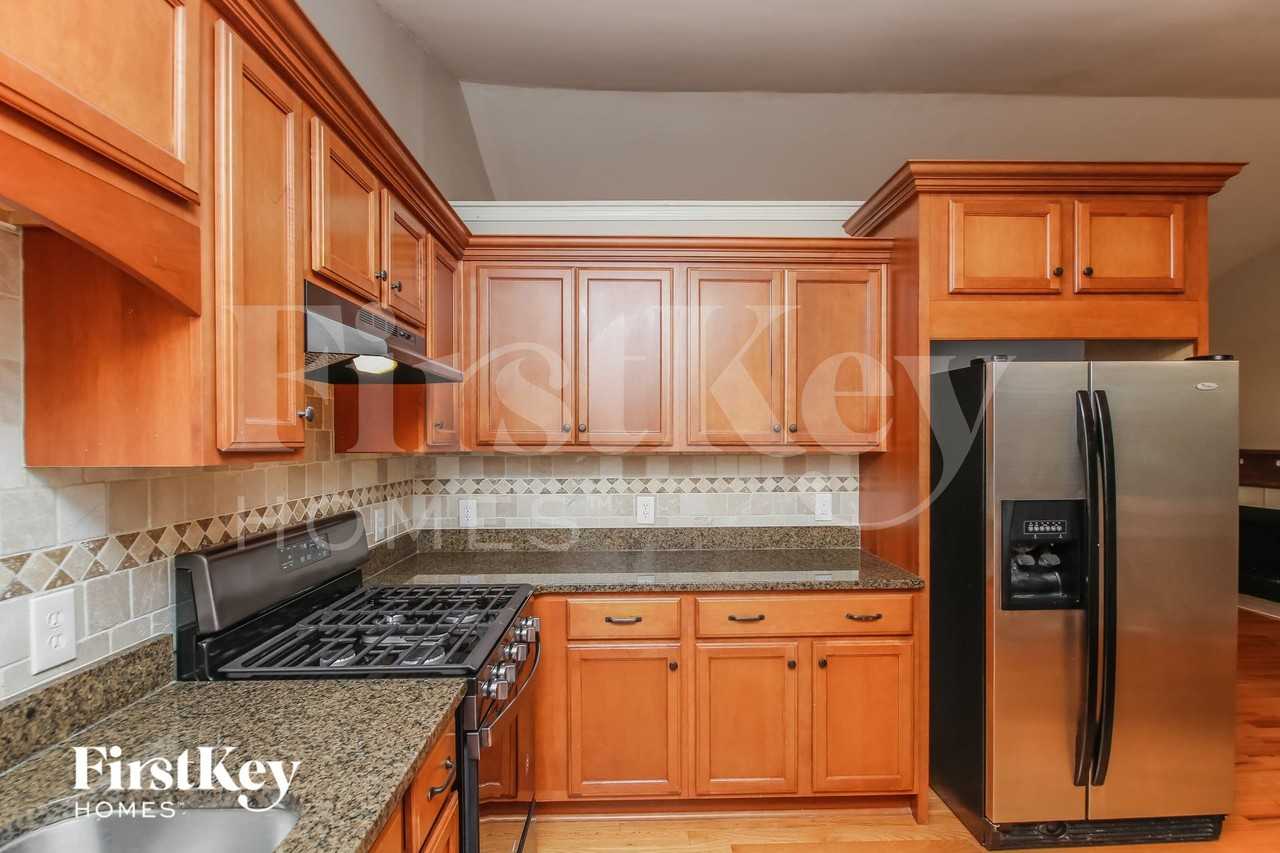 441 Bakers Bridge Cir - Photo 6 of 15