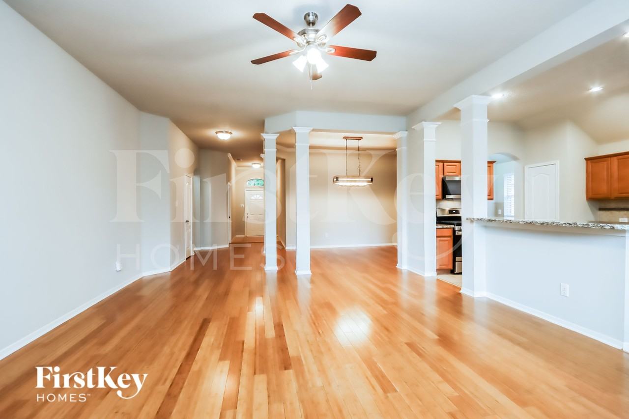 31223 Rainwood Park Ln - Photo 5 of 19