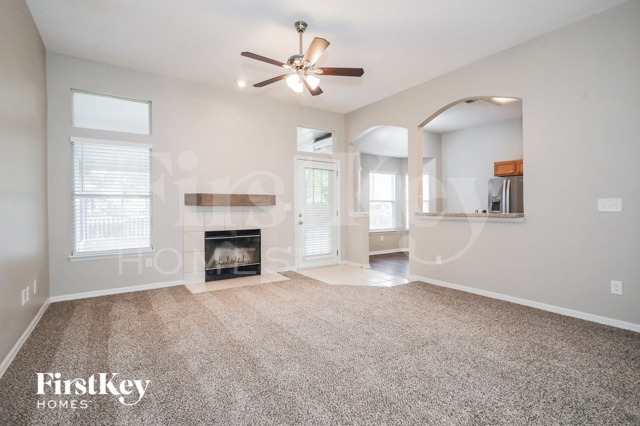 1814 Weston Cir - Photo 3 of 15