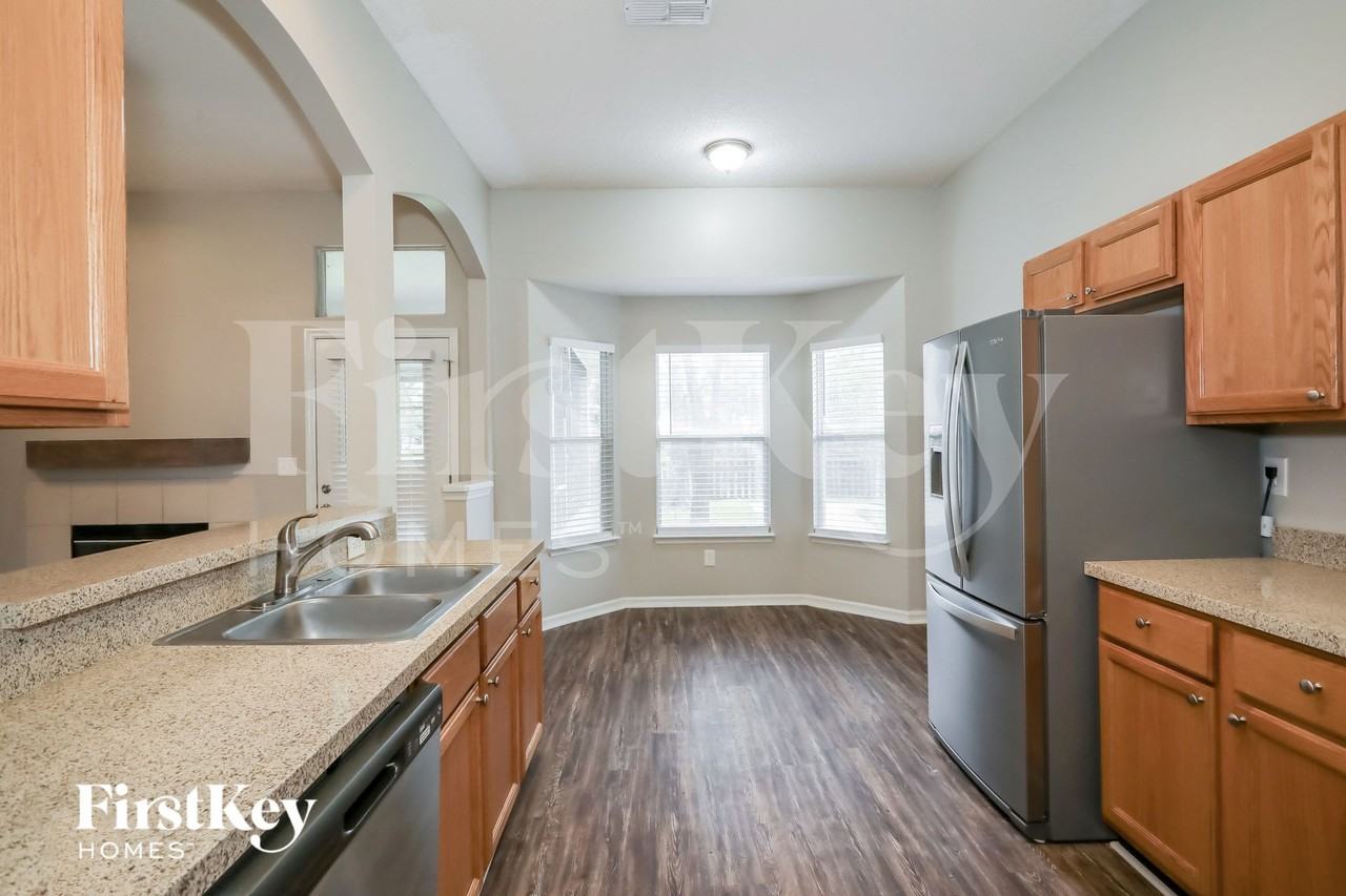 1814 Weston Cir - Photo 6 of 15