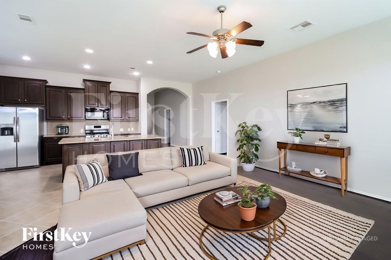 26122 Serenity Oaks Dr - Photo 3 of 19