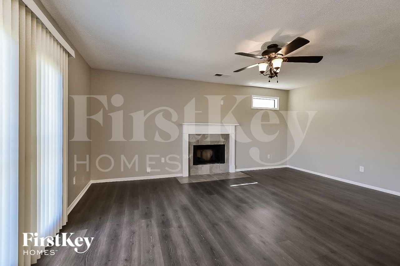 1152 Simmonsridge Dr - Photo 3 of 15