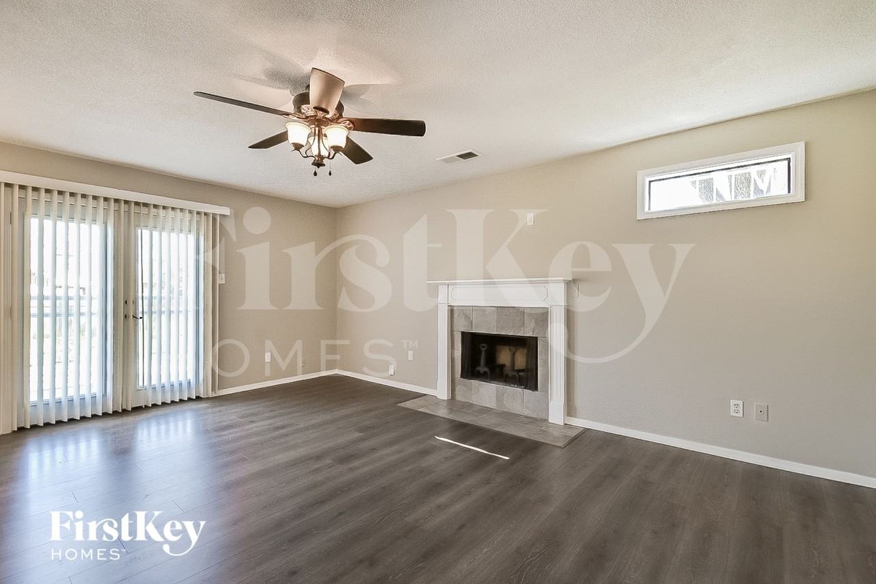 1152 Simmonsridge Dr - Photo 4 of 15