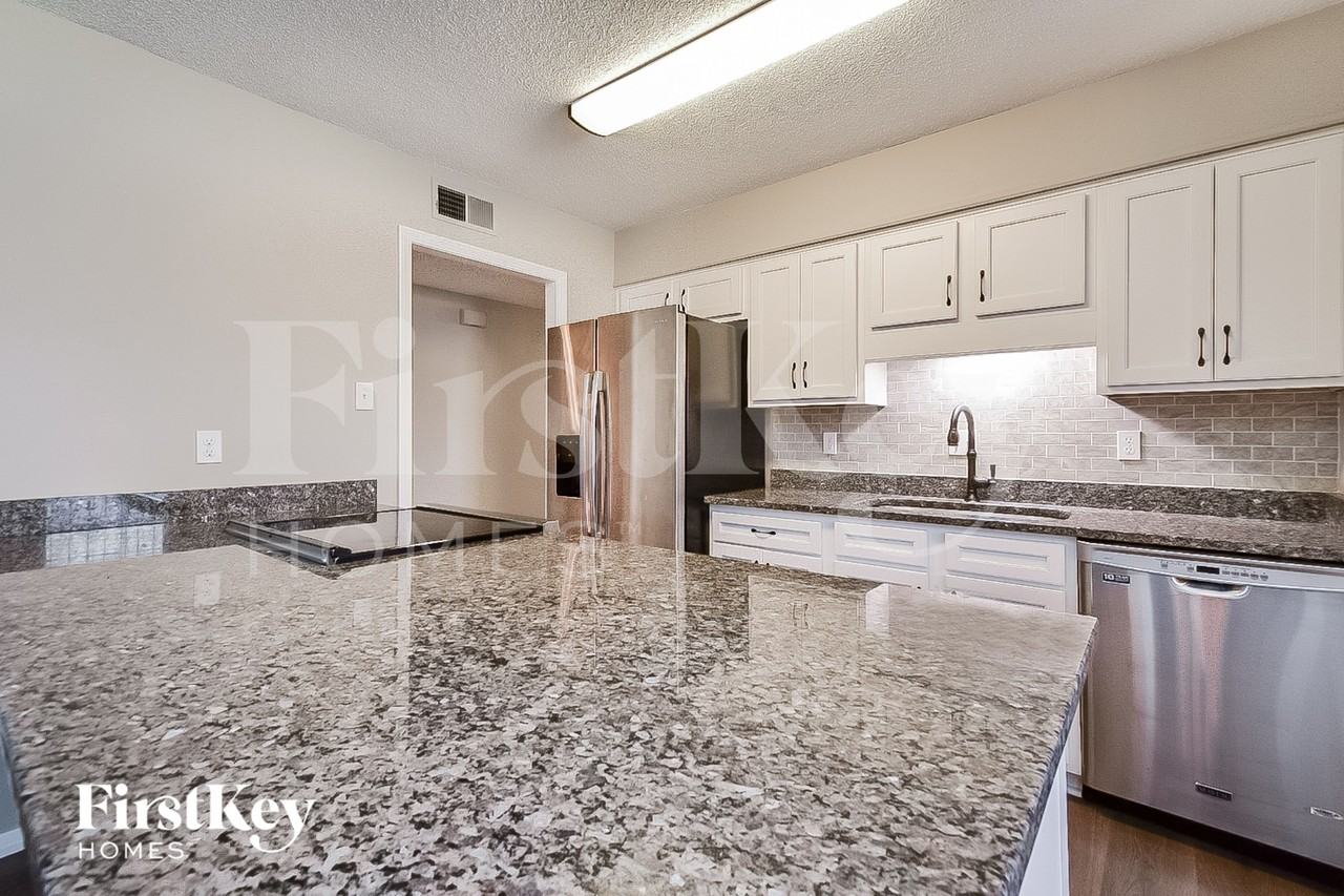 1152 Simmonsridge Dr - Photo 6 of 15