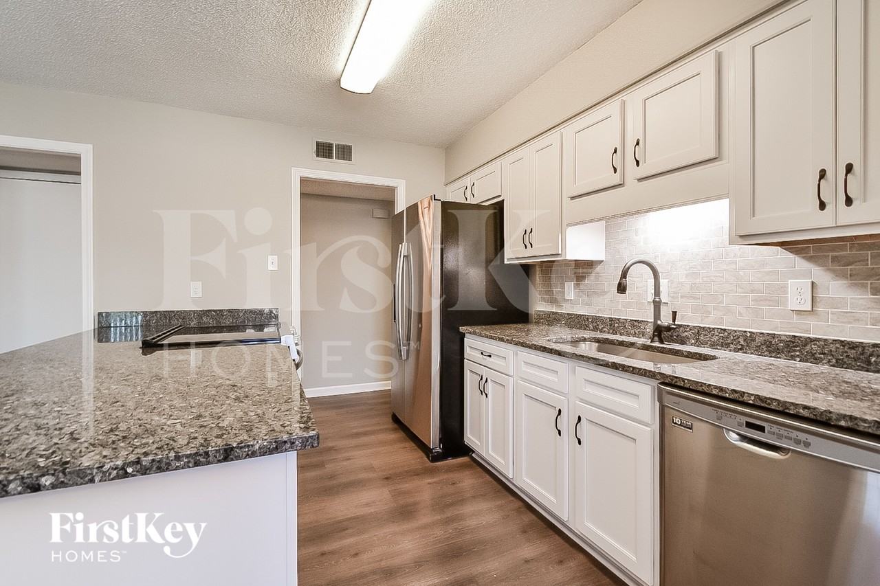 1152 Simmonsridge Dr - Photo 7 of 15