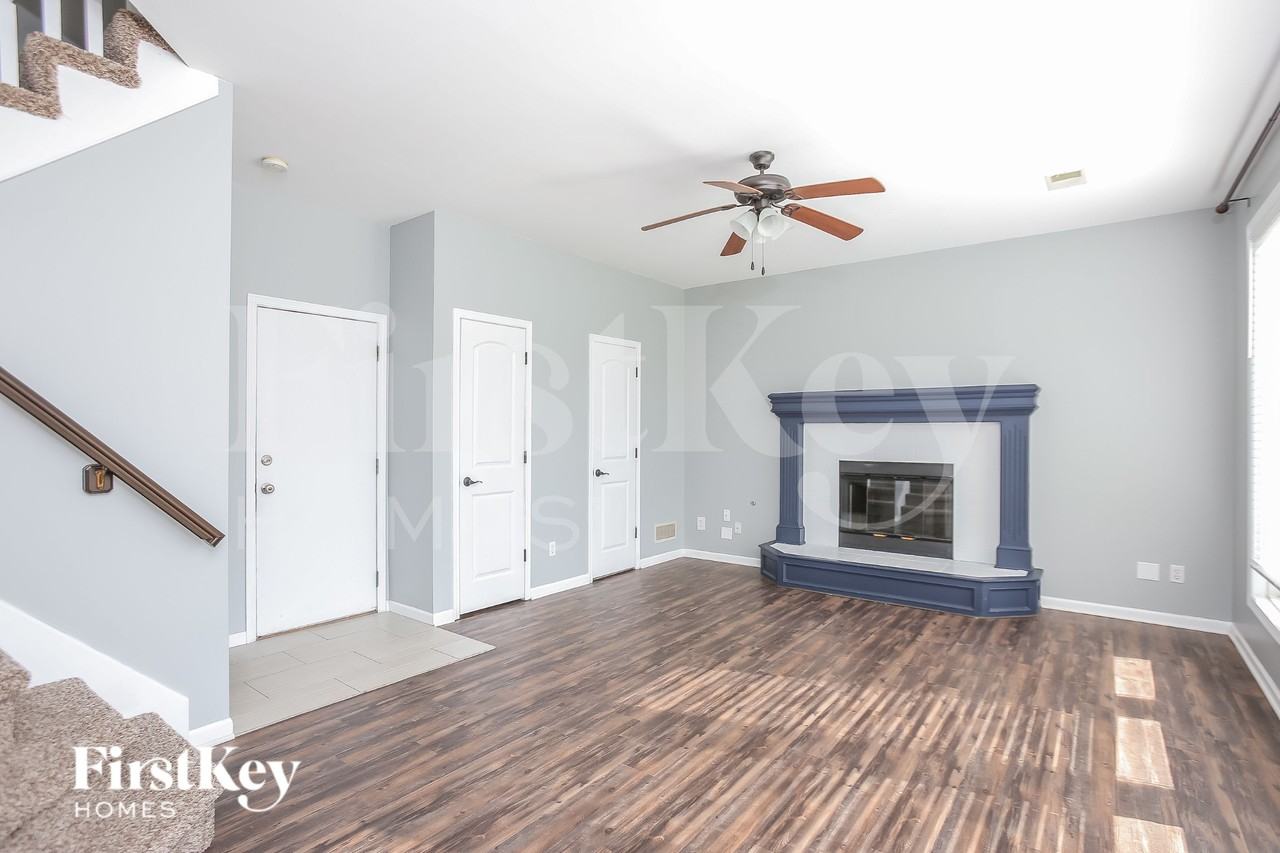 6530 Nw Hidden Valley Rd - Photo 3 of 18
