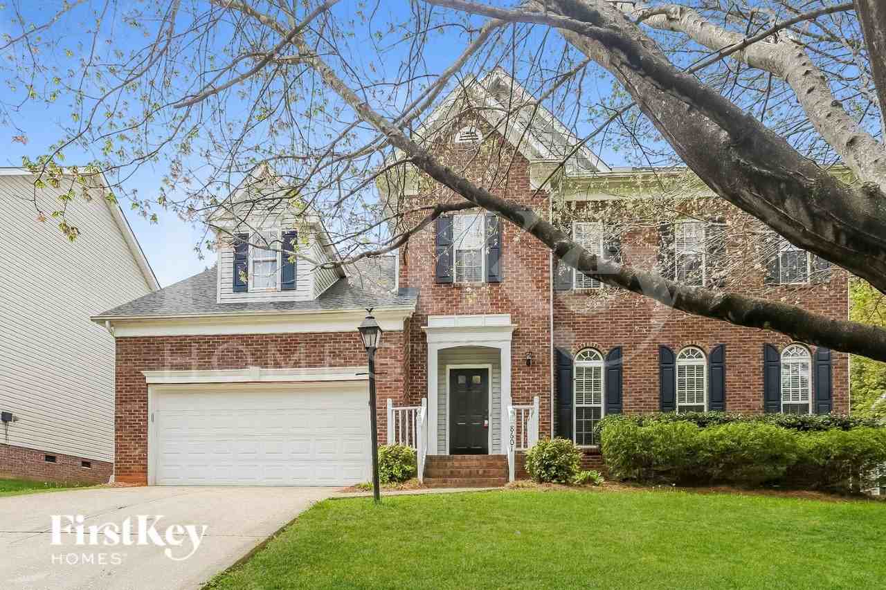 8601 Glade Ct - Photo 2 of 15