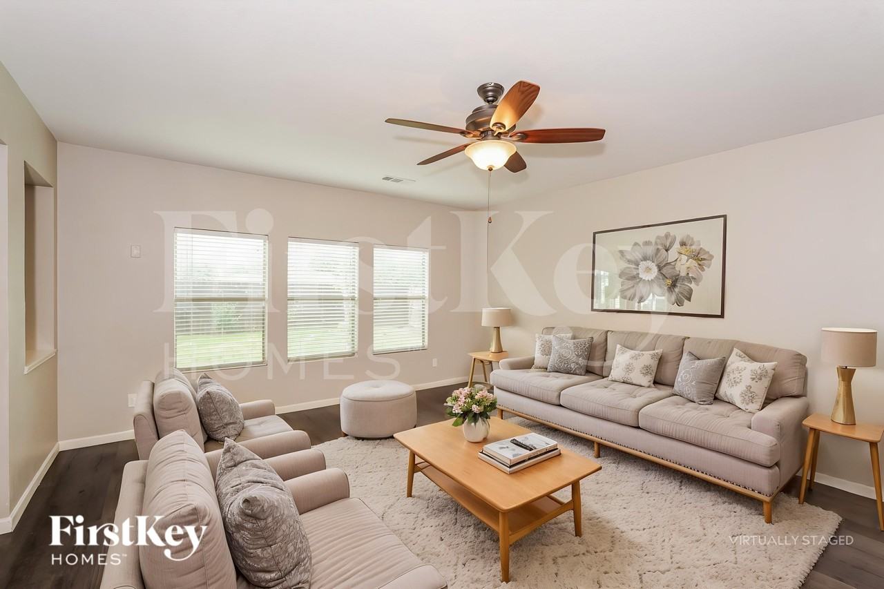 8057 Plateau Dr - Photo 3 of 20