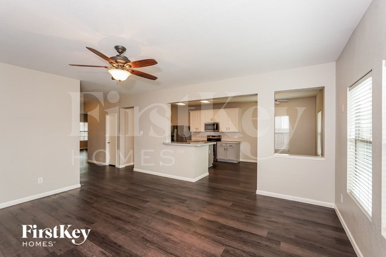 8057 Plateau Dr - Photo 5 of 20