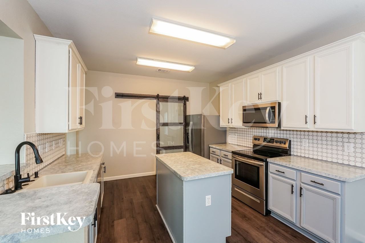 8057 Plateau Dr - Photo 7 of 20