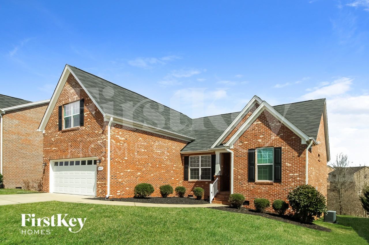 1643 Ashmead Ln - Photo 3 of 16