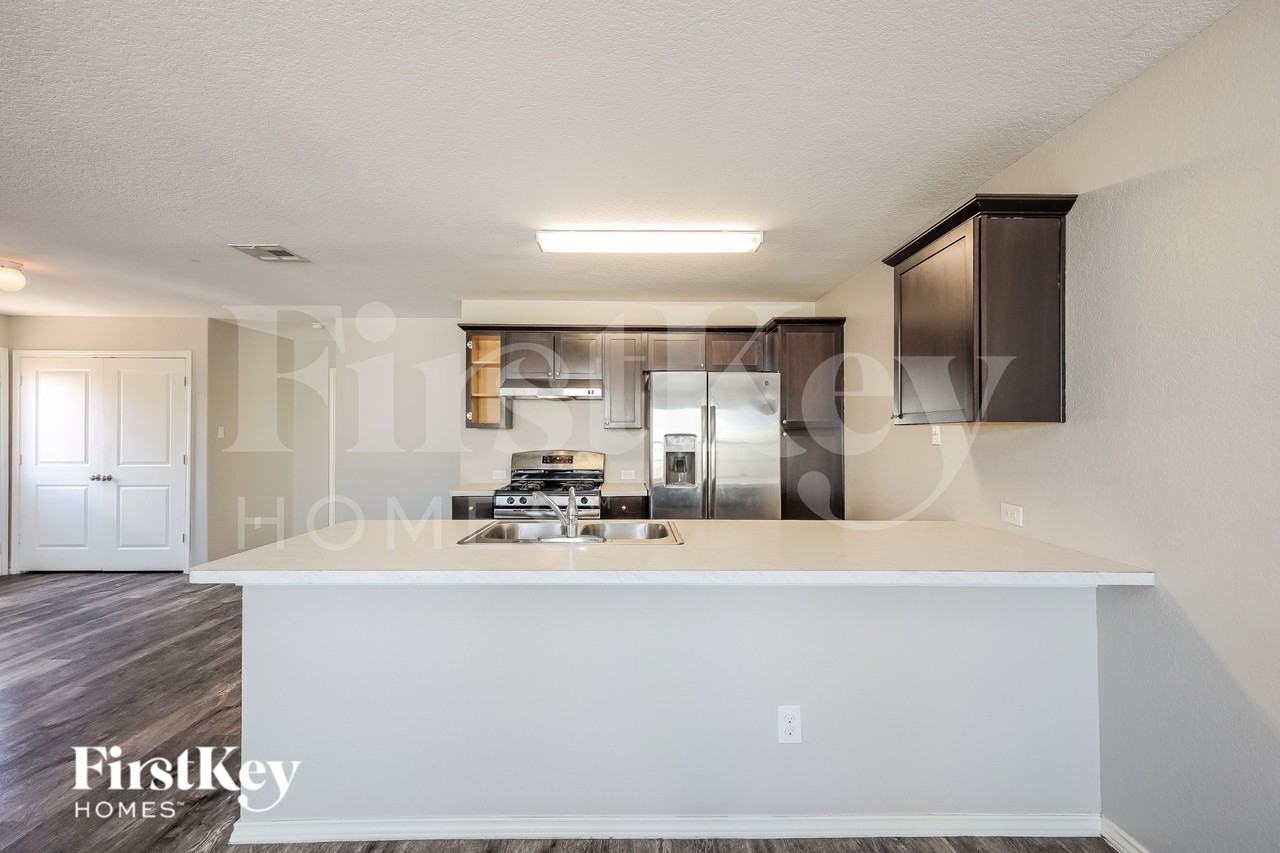 6006 Autumn Palms - Photo 6 of 19