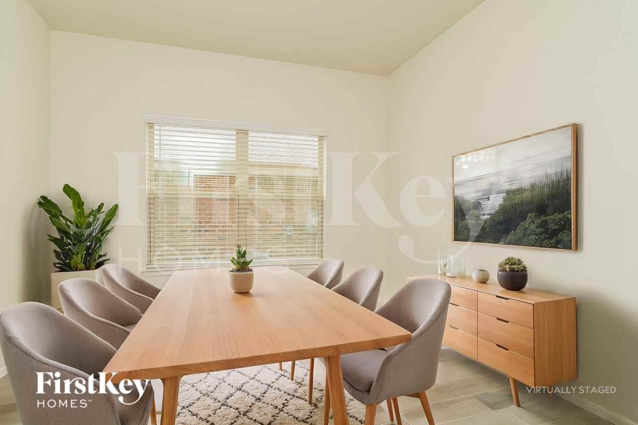 1045 N Churchill Dr - Photo 5 of 19
