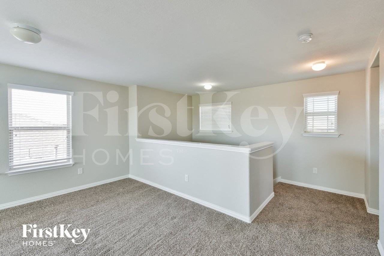 9006 Bowring Park - Photo 7 of 15