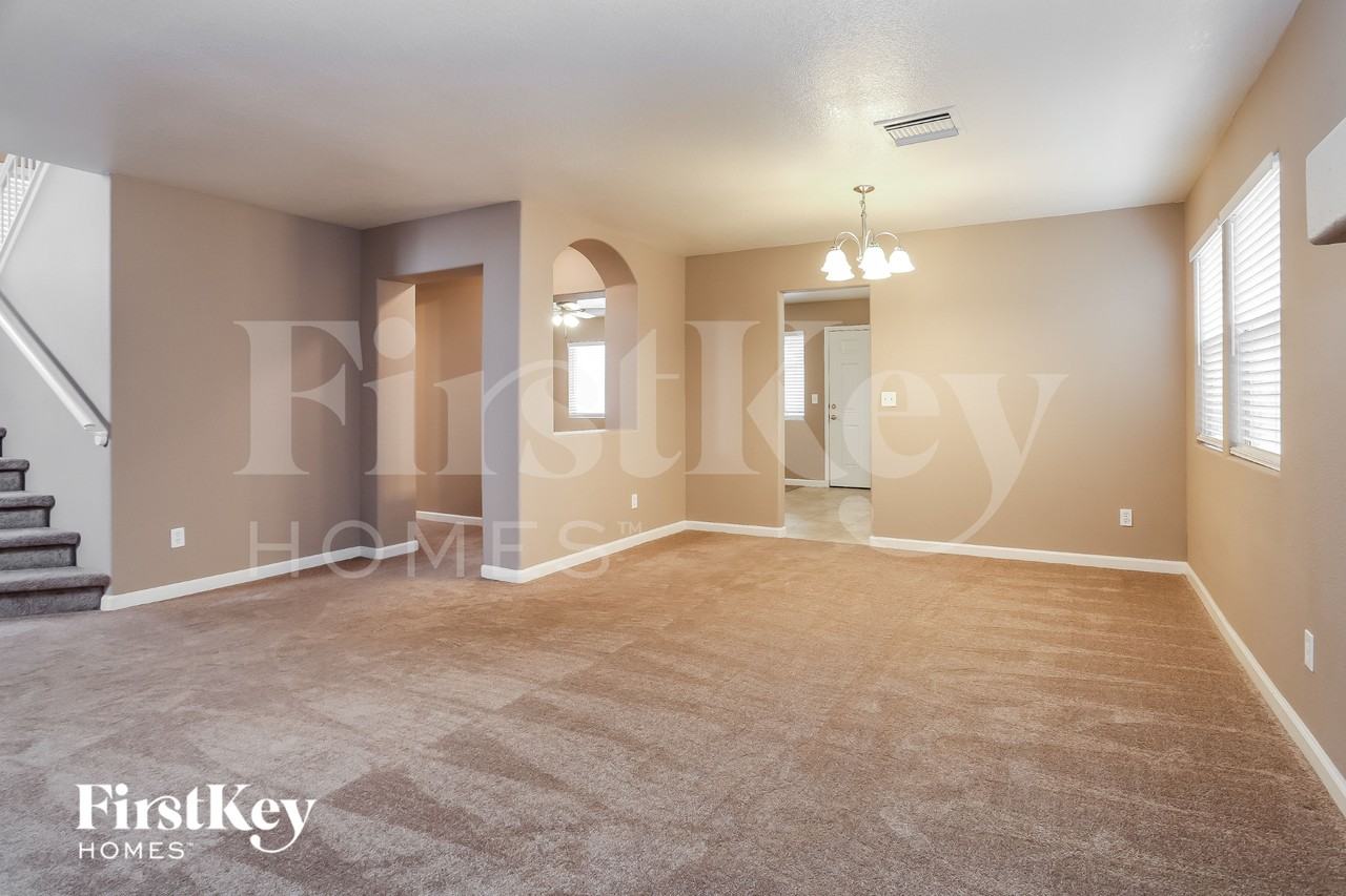 9135 Green Frost Dr - Photo 4 of 18