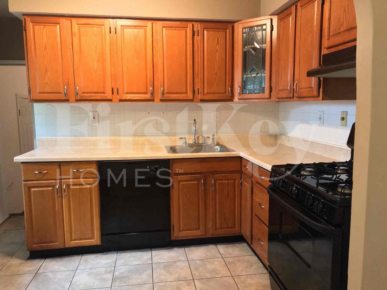 910 Claver Ln - Photo 6 of 19