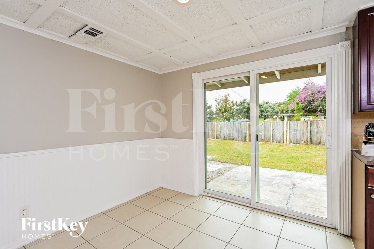 904 Alaska Dr - Photo 4 of 15
