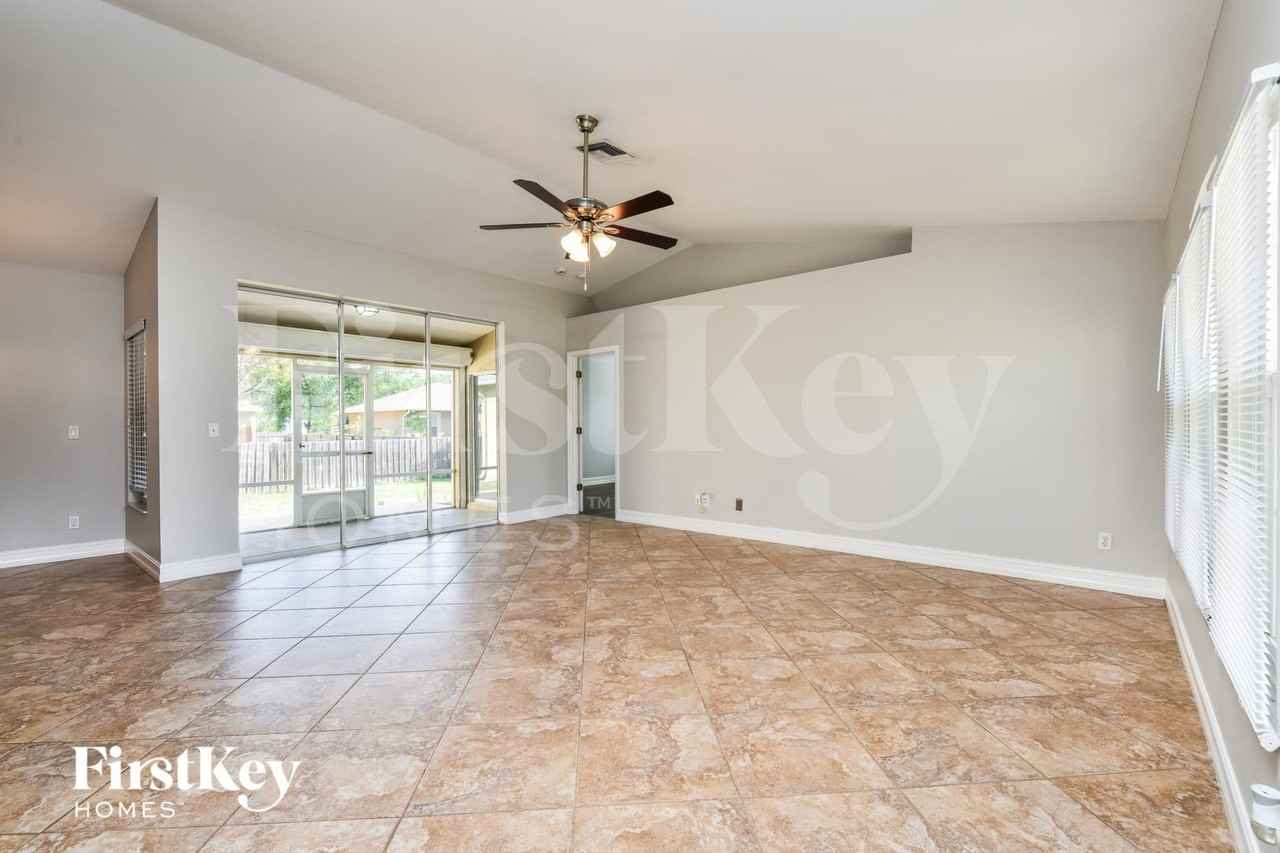 9033 Frank Rd - Photo 3 of 15