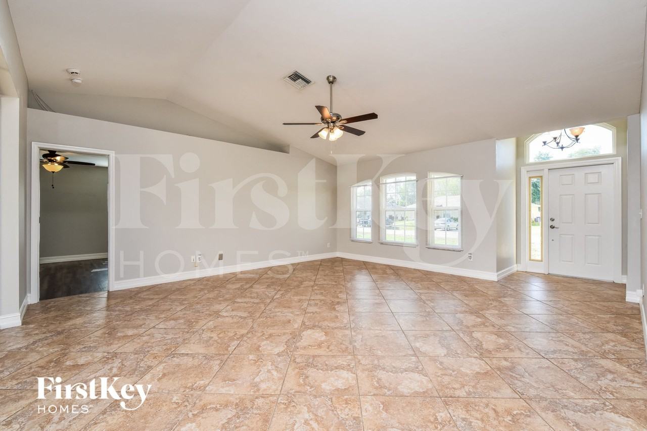 9033 Frank Rd - Photo 4 of 15
