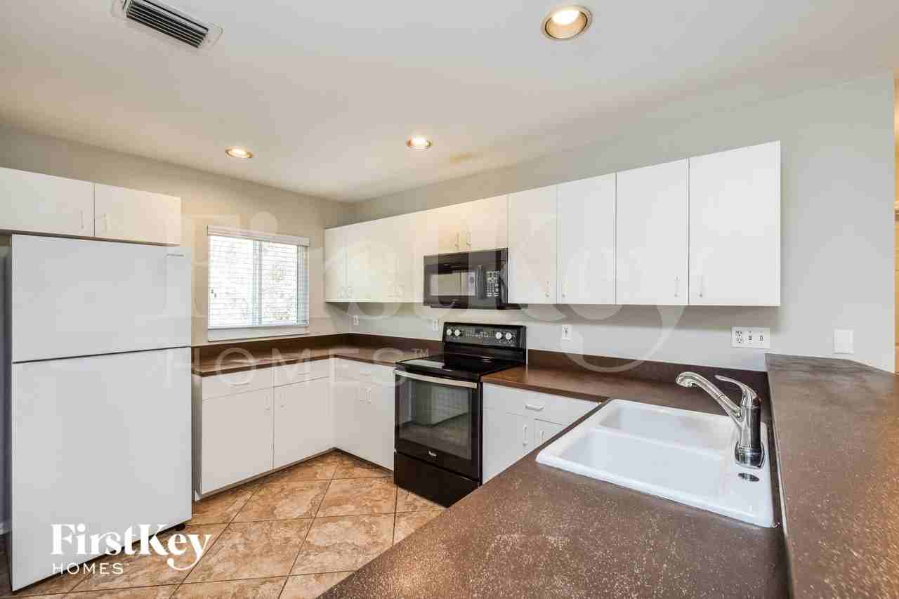 9033 Frank Rd - Photo 6 of 15