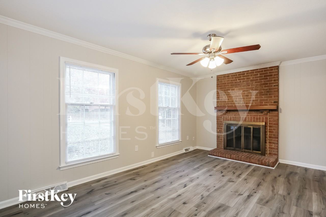 8300 Nathanael Greene Ln - Photo 3 of 18