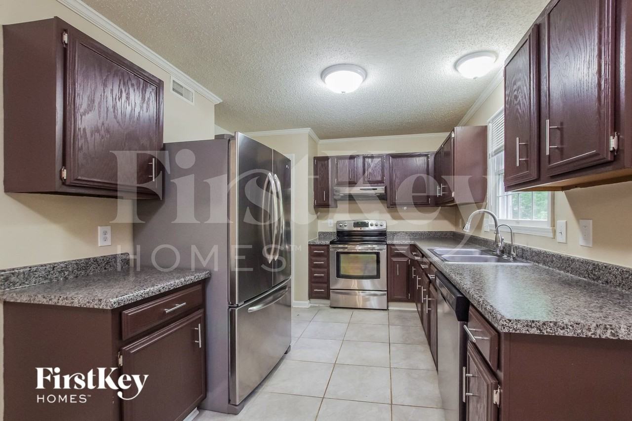 7225 Rollingridge Dr - Photo 4 of 15