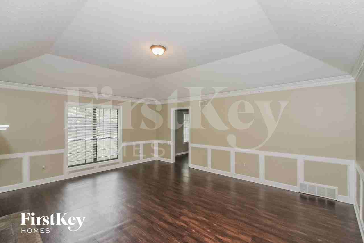 7161 Oak Chase Ln - Photo 3 of 15